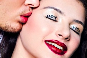 man and women kissing