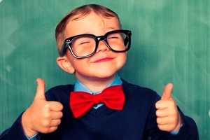 kid flashing thumbs up